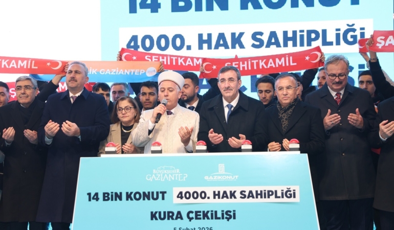 Büyükşehirden Miting Gibi Kura Çekimi!