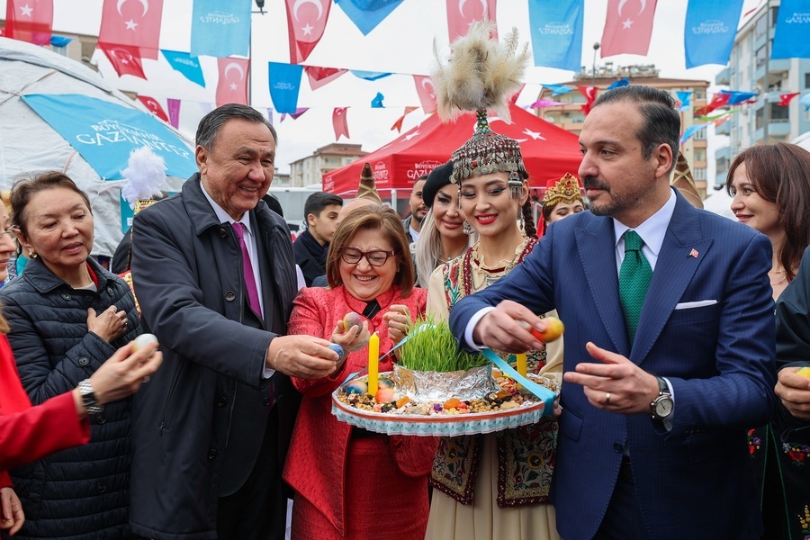 Gaziantep'te Nevruz Ateşi Yandı