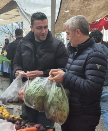 Başkan Tahmazoğlu’ndan Güneykent Semt Pazarı’na Çıkarma