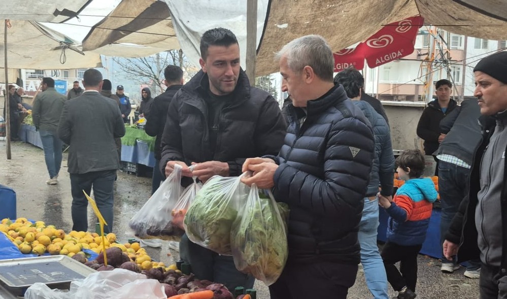 Başkan Tahmazoğlu’ndan Güneykent Semt Pazarı’na Çıkarma