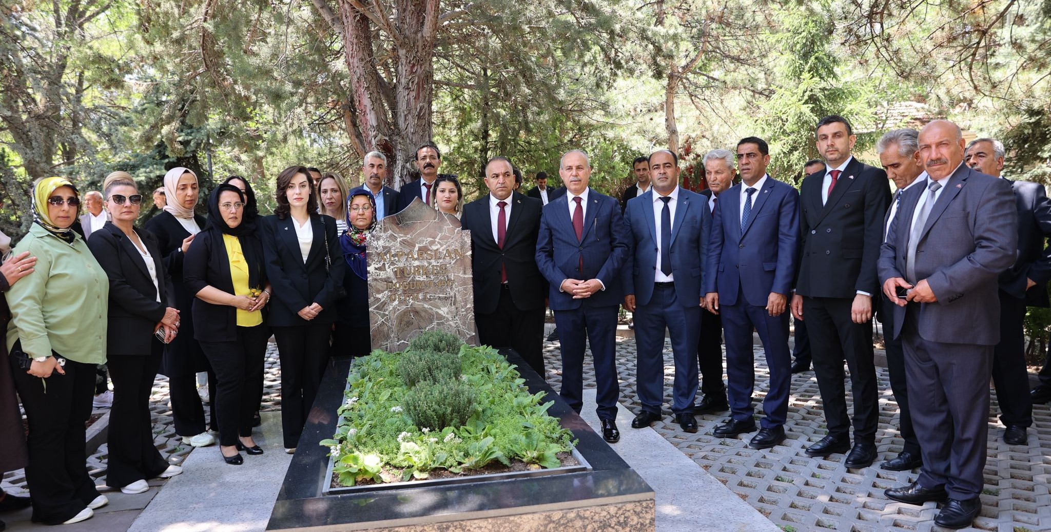 MHP Gaziantep’ten Ankara’ya Çıkarma: Lider Bahçeli’ye 'Türk Dünyası' Hediyesi